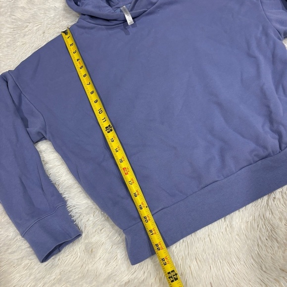Fabletics Eco Go-To Pocket Hoodie in Bellflower Purple Woman’s Size Small - Picture 5 of 15